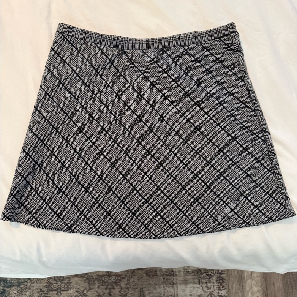 Classic Black and White Plaid Skirt